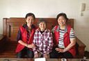深圳“红枫叶”老年志愿者关怀社区老人